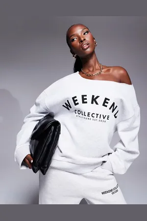 ASOS Sudadera gris hielo jaspeado con hombro descubierto y logo bordado de Weekend Collective