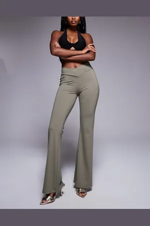 ASOS Pantalones interiores caquis ceñidos de corte acampanado con cinturilla de pico de -Verde
