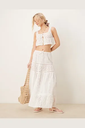 Iisla & Bird Falda playera larga blanca escalonada con bordado inglés de (parte de un conjunto)
