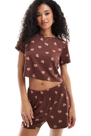 Loungeable Pijama de camiseta corta y pantalones cortos con estampado de corazones de