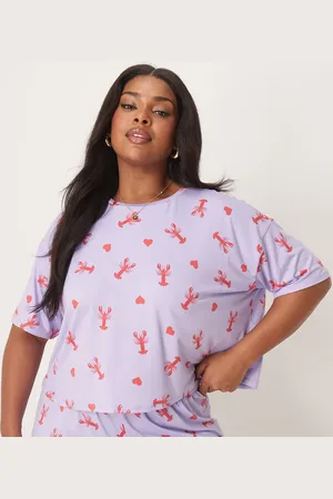 Urban Threads Camiseta corta extragrande con estampado de langostas y corazones de Curve (parte de un conjunto)