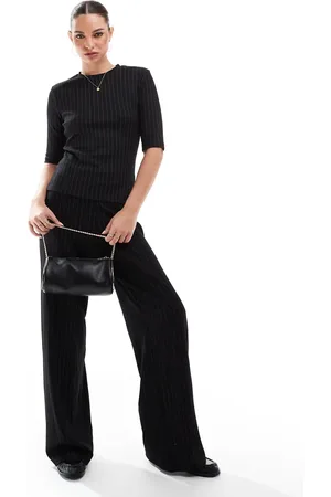French Connection Pantalones negros de pernera ancha con raya diplomática Regina de (parte de un conjunto)