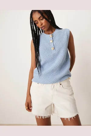 ASOS Top sin mangas de tejido efecto croché con botones en forma de concha de