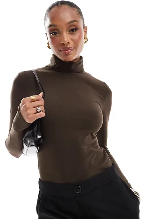 Threadbare Body chocolate de manga larga con cuello vuelto de Tall