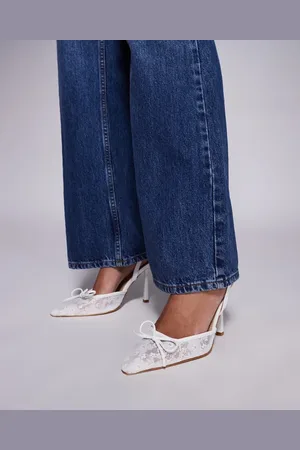 Simmi London Zapatos de salón blancos destalonados de tacón con detalle de lazo Bebee de SIMMI London
