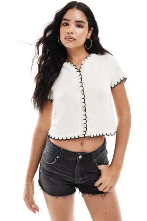 Miss Selfridge Cárdigan de manga corta con ribetes de punto festón de