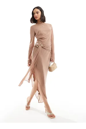 ASOS Vestido midi color asimétrico de chifón con cuello barco y detalle cinturón con anilla dorada de -Rosa