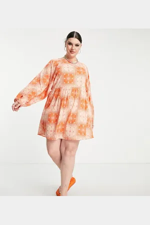 Daisy Street Vestido corto naranja tostado de corte amplio y manga larga con estampado de bandanas de