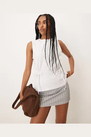 ASOS Camiseta blanca sin mangas con cintura ceñida y lazadas laterales de