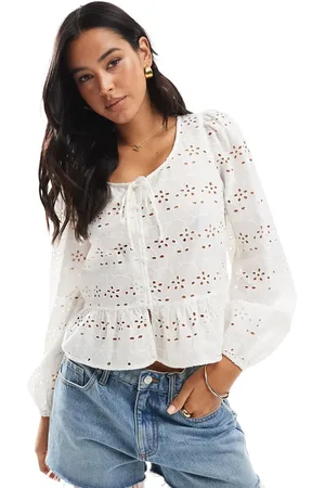 Pieces® Blusa blanca de manga larga con lazada delantera de -Blanco