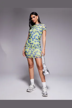 Hugo Blue Vestido verde de manga corta con estampado de mariposas de malla de