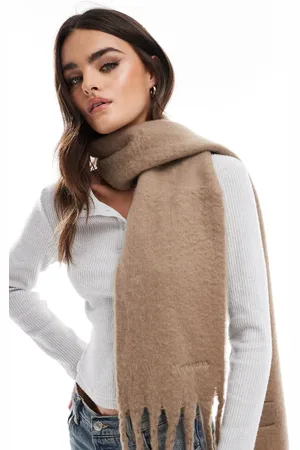 Pieces® Bufanda beis de tamaño mediano con flecos de tejido muy suave de -Beis neutro
