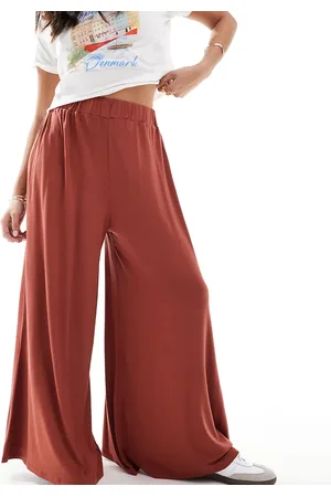 ASOS Pantalones playeros marrones de corte palazzo de punto de Petite