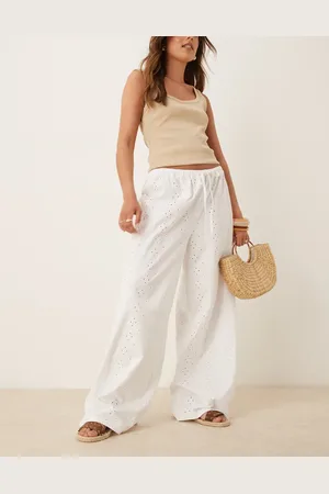 ASOS Pantalones blancos de estilo pijama con bordado inglés y lazada en la cintura de