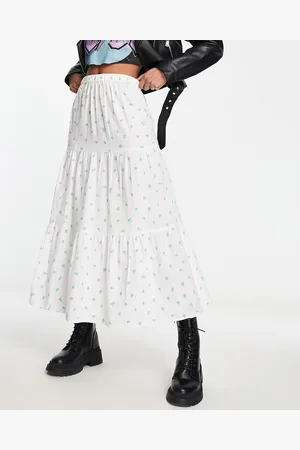 Daisy Street Falda midi blanca escalonada con estampado de florecitas de lino de -Blanco