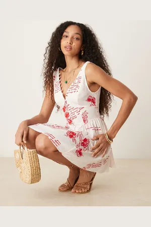 ASOS Vestido corto abotonado con estampado floral rojo, cuello de pico y cintura baja de -Multicolor