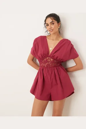ASOS Mono corto con cuello de pico y cintura de encaje de -Rojo