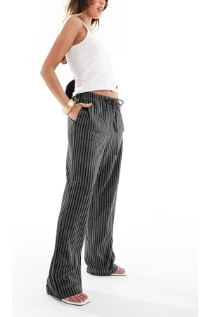 VERO MODA Pantalones negros de pernera ancha con raya diplomática y cordón ajustable de