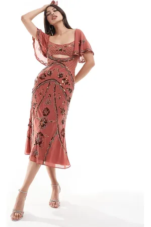 ASOS Vestido largo con escote palabra de honor, volante asimétrico en el bajo y estampado abstracto de flores lilas de -Multicolor