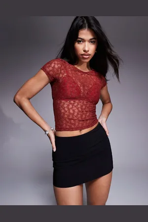 ASOS Camiseta rojo vino de manga corta con diseño encogido de encaje de