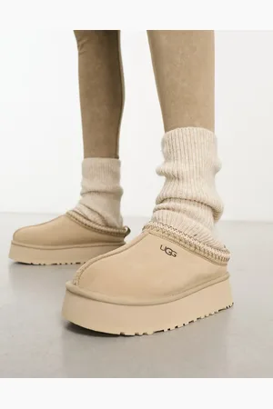 UGG Mules color con plataforma Tazz de -Beis neutro