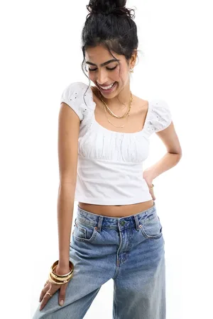 ASOS Top estilo mesonera con diseño de bordado inglés de