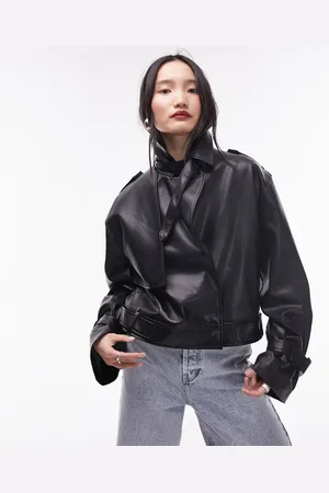 Topshop Gabardina corta negra de cuero sintético de