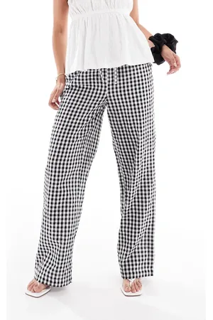 Pieces® Pantalones a cuadros vichy negros de talle alto y pernera ancha de