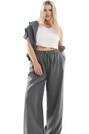 In The Style Pantalones grises de pernera ancha con raya diplomática y cordón ajustable exclusivos de x Perrie Sian