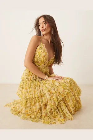 Lace & Beads Vestido largo amarillo ranúnculo escalonado con estampado floral y ribete de encaje de