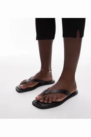 ARKET Sandalias de dedo negras con detalle grueso de cuero de