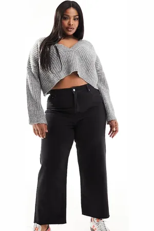 ASOS Vaqueros capri negros de pernera recta de ASOS DESIGN Curve