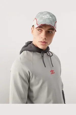 Umbro Gorra plateada y roja con logo y diseño de paneles de