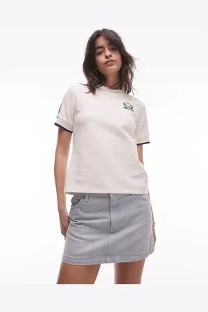 Lacoste Camiseta hueso con cinta en las mangas y emblema de estilo tenista de (parte de un conjunto)