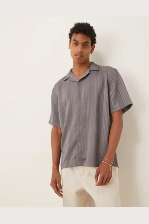 Abercrombie & Fitch Camisa gris de manga corta con patrón estilo brocado de