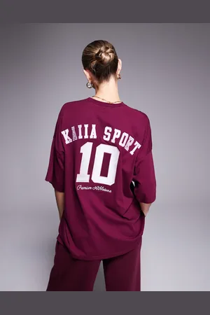 Kaiia Camiseta extragrande con logo bordado en contraste de Sport (parte de un conjunto)-Rojo