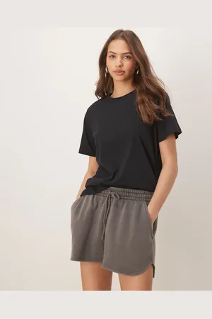 ASOS Camiseta con cuello redondo en Ultimate de
