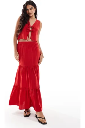 Miss Selfridge Falda larga roja escalonada de tejido efecto lino de