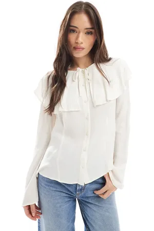 Miss Selfridge Blusa blanco con lazada delantera y detalle de capa de