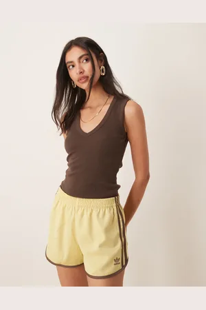 ASOS Camiseta marrón de tirantes con cuello de pico de canalé de
