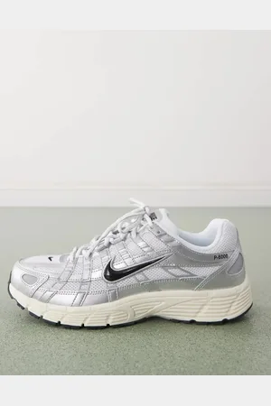 Nike Zapatillas de deporte blancas y plateadas unisex P-6000 de