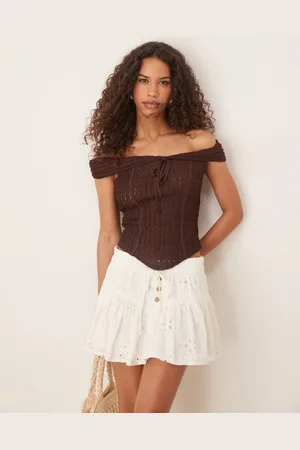 ASOS Top marrón de manga corta con escote Bardot y detalle de lazada de tejido texturizado de