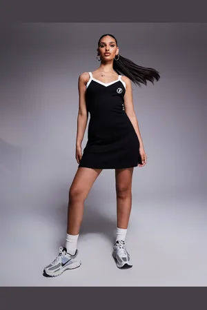 ASOS Vestido con estampado gráfico deportivo de carrera y ribetes en contraste de Weekend Collective