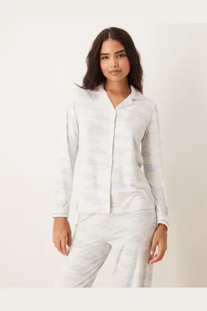 Urban Threads Pijama de pantalones y top de manga larga con cuello solapas y estampado de nubes de