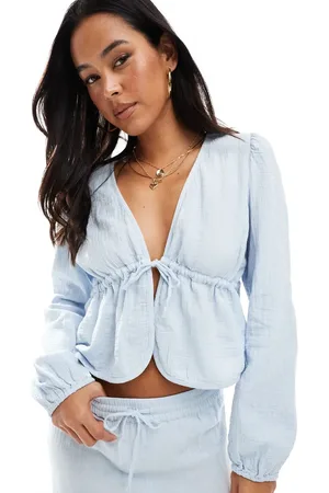 Pieces® Blusa corta con lazada delantera de algodón efecto rugoso de (parte de un conjunto)