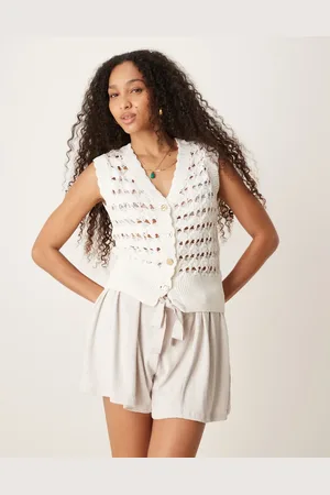 ASOS Chaleco de punto calado con borde festoneado y botones dorados de