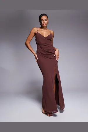 ASOS Vestido largo marrón cruzado en la parte delantera con tirantes de abalorios de