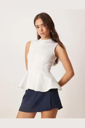ASOS Top con cuello subido, pinzas y sobrefalda en el bajo de tejido efecto neopreno de