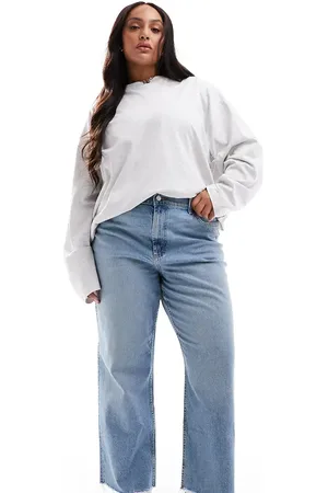 ASOS Vaqueros capri azul claro medio de pernera recta de ASOS DESIGN Curve