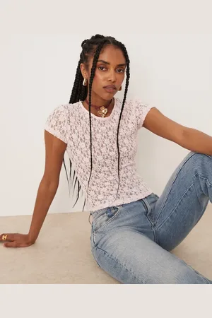 ASOS Camiseta de manga corta con diseño encogido de encaje de